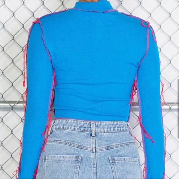 🔥HP🔥 Blue & Red Open Lace Front Up Distressed Top - Picture 9 of 12